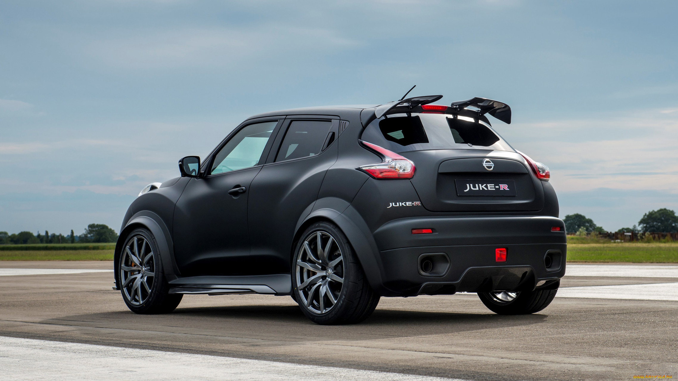 Nissan Juke черный обои